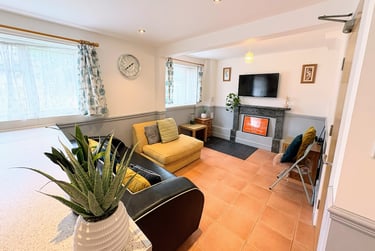4 bed house, Lewis Close, City Centre, Nottingham, NG31NR - Image 3