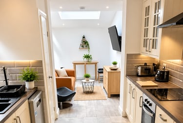 6 bed house, Upper West Grove, Victoria park, Manchester, M130BB - Image 1
