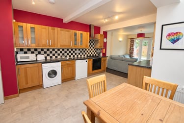 7 bed house, Danes Road, St Sidwells, Exeter, EX44LS - Image 2