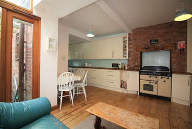 5 bed house, Danes Road, St Sidwells, Exeter, EX44LS - Image 1