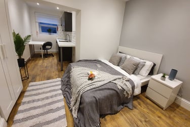 1 bed studio, Cowley Street, Darley, Derby, DE13SN - Image 1