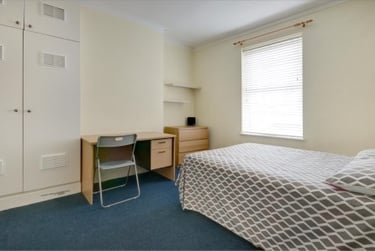 4 bed house, Marle Hill Parade, Francis Close Hall, Cheltenham, GL504LG - Image 5