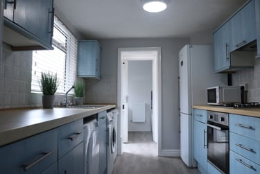 6 bed house, Swindon Road, St Pauls, Cheltenham, GL519HZ - Image 3