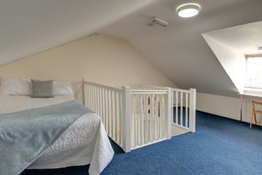 5 bed house, Marle Hill Road, Francis Close Hall, Cheltenham, GL504LN - Image 4