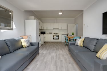 6 bed house, St. Pauls Street North, Francis Close Hall, Cheltenham, GL504AQ - Image 2