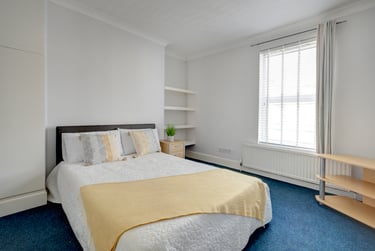 6 bed house, St. Pauls Street North, Francis Close Hall, Cheltenham, GL504AQ - Image 4