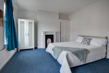 5 bed house, Marle Hill Parade, Francis Close Hall, Cheltenham, GL504LG - Image 3