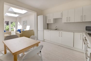 5 bed house, St. Pauls Street North, Francis Close Hall, Cheltenham, GL504AQ - Image 2
