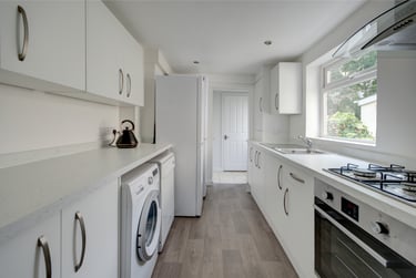 5 bed house, Marle Hill Parade, Francis Close Hall, Cheltenham, GL504LG - Image 4
