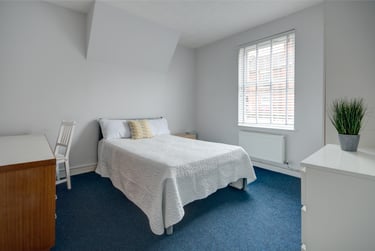5 bed house, Marle Hill Parade, Francis Close Hall, Cheltenham, GL504LG - Image 5