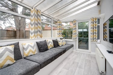 6 bed house, Swindon Road, St Pauls, Cheltenham, GL519HZ - Image 2