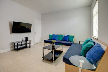 6 bed house, Marle Hill Road, Francis Close Hall, Cheltenham, GL504LN - Image 2