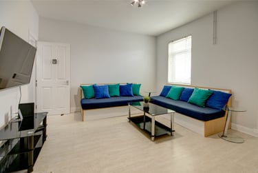 6 bed house, Marle Hill Road, Francis Close Hall, Cheltenham, GL504LN - Image 1