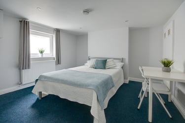 6 bed house, Marle Hill Road, Francis Close Hall, Cheltenham, GL504LN - Image 4