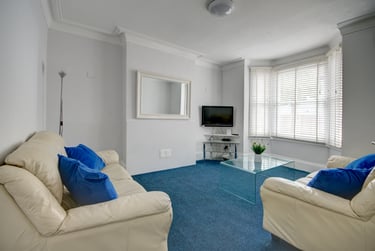 5 bed house, Marle Hill Road, Francis Close Hall, Cheltenham, GL504LN - Image 1