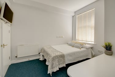 5 bed house, Marle Hill Road, Francis Close Hall, Cheltenham, GL504LN - Image 7