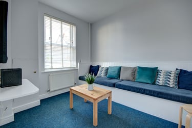 5 bed house, Marle Hill Road, Francis Close Hall, Cheltenham, GL504LN - Image 1