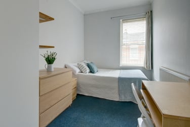 4 bed house, Marle Hill Parade, Francis Close Hall, Cheltenham, GL504LG - Image 8