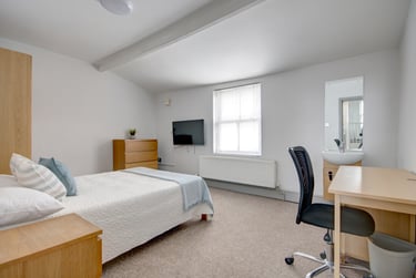 7 bed house, Swindon Road, St Pauls, Cheltenham, GL519HZ - Image 2