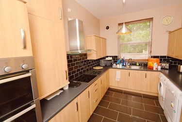 5 bed house, Albion road, Fallowfield, Manchester, M146LU - Image 4