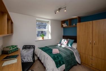 4 bed flat, 22-24 Mutley Plain, Mutley plain, Plymouth, PL46LD - Image 2