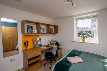 4 bed flat, 22-24 Mutley Plain, Mutley plain, Plymouth, PL46LD - Image 3