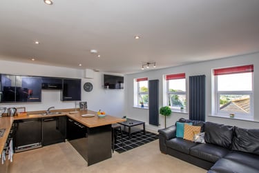5 bed flat, 22-24 Mutley Plain, Mutley plain, Plymouth, PL46LD - Image 1