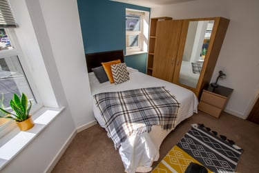 4 bed flat, 22-24 Mutley Plain, Mutley plain, Plymouth, PL46LD - Image 4