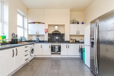 9 bed house, Talbot street, City centre, Nottingham, NG15GN - Image 1