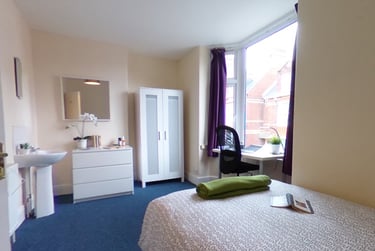 6 bed house, Mowbray avenue, St james, Exeter, EX44HB - Image 1