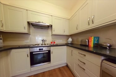 5 bed house, Culverland road, St james, Exeter, EX46JJ - Image 2
