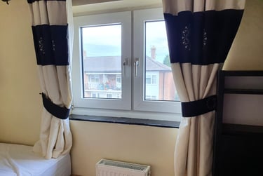 4 bed house, Applegarth avenue, Surrey, Guildford, GU28LP - Image 10