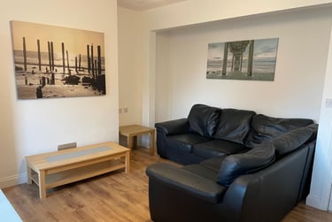 4 bed house, Henwick Avenue, St Johns, Worcester, WR25JB - Image 2