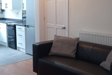 1 bed house, Haydn Avenue, Rusholme, Manchester, M144DE - Image 2