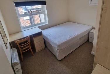 5 bed house, Albert Grove, Southsea, Portsmouth, PO51NG - Image 2