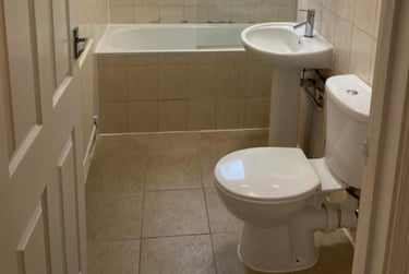 3 bed flat, Maysoule Road, Wandsworth, London, SW112BT - Image 1