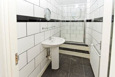 4 bed flat, Forest Road West, Arboretum, Nottingham, NG74ER - Image 3