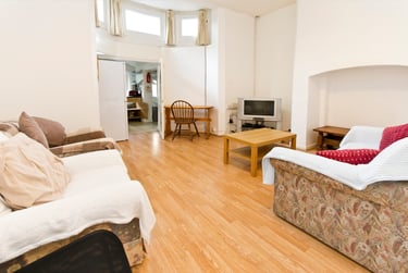 4 bed flat, Forest Road West, Arboretum, Nottingham, NG74ER - Image 4