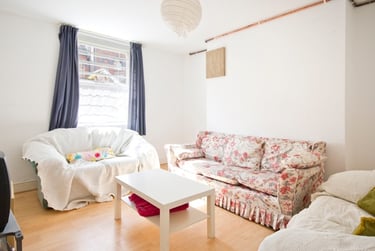 3 bed house, Burns Street, Arboretum, Nottingham, NG74DS - Image 2