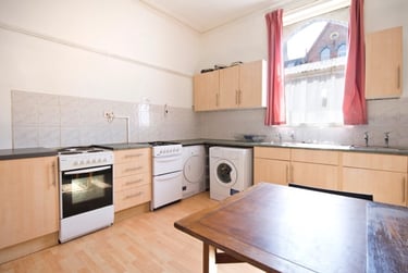 3 bed house, Burns Street, Arboretum, Nottingham, NG74DS - Image 3