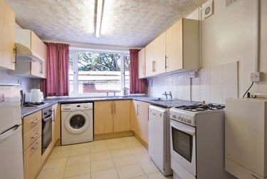 1 bed house, Bentinck Road, Radford, Nottingham, NG74AG - Image 2