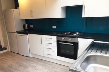 3 bed house, St Pauls Street North, St pauls, Cheltenham, GL505AQ - Image 2