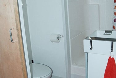 1 bed studio, Kensington Road, Mutley, Plymouth, PL47LU - Image 3