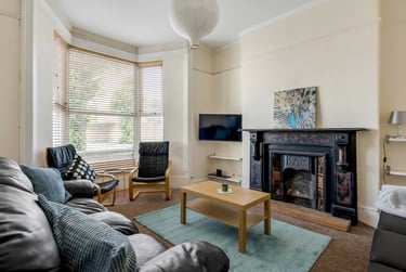 7 bed house, Gwydr Crescent, Uplands, Swansea, SA20AA - Image 1