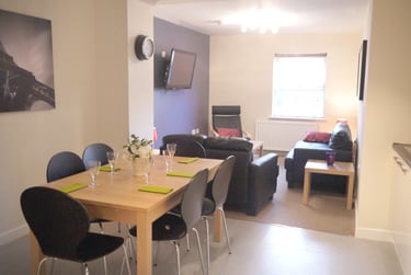 5 bed flat, 20-22 Tithebarn Street, City centre, Preston, PR11DL - Image 1