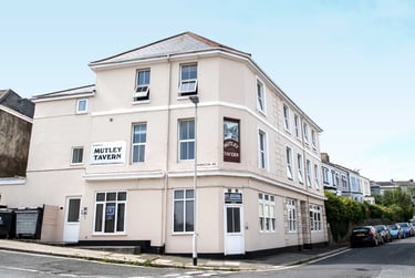 1 bed flat, 14 Furze Hill Road, Mutley, Plymouth, PL47JY - Image 2