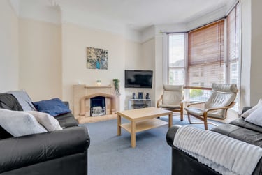 7 bed house, Pantygwydr Road, Brynmill, Swansea, SA20JB - Image 2