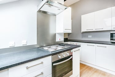 6 bed flat, 20-22 Tithebarn Street, City centre, Preston, PR11DL - Image 3
