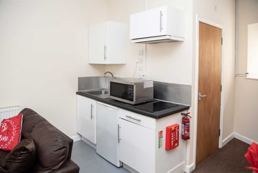 1 bed studio, 14 Furze Hill Road, Mutley plain, Plymouth, PL47JY - Image 4