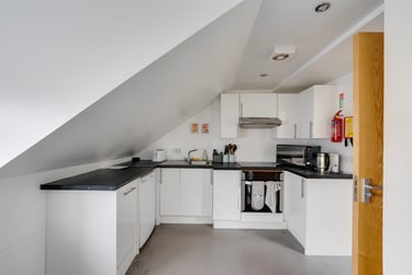 6 bed flat, 353 North Road West, City Centre, Plymouth, PL15DJ - Image 3